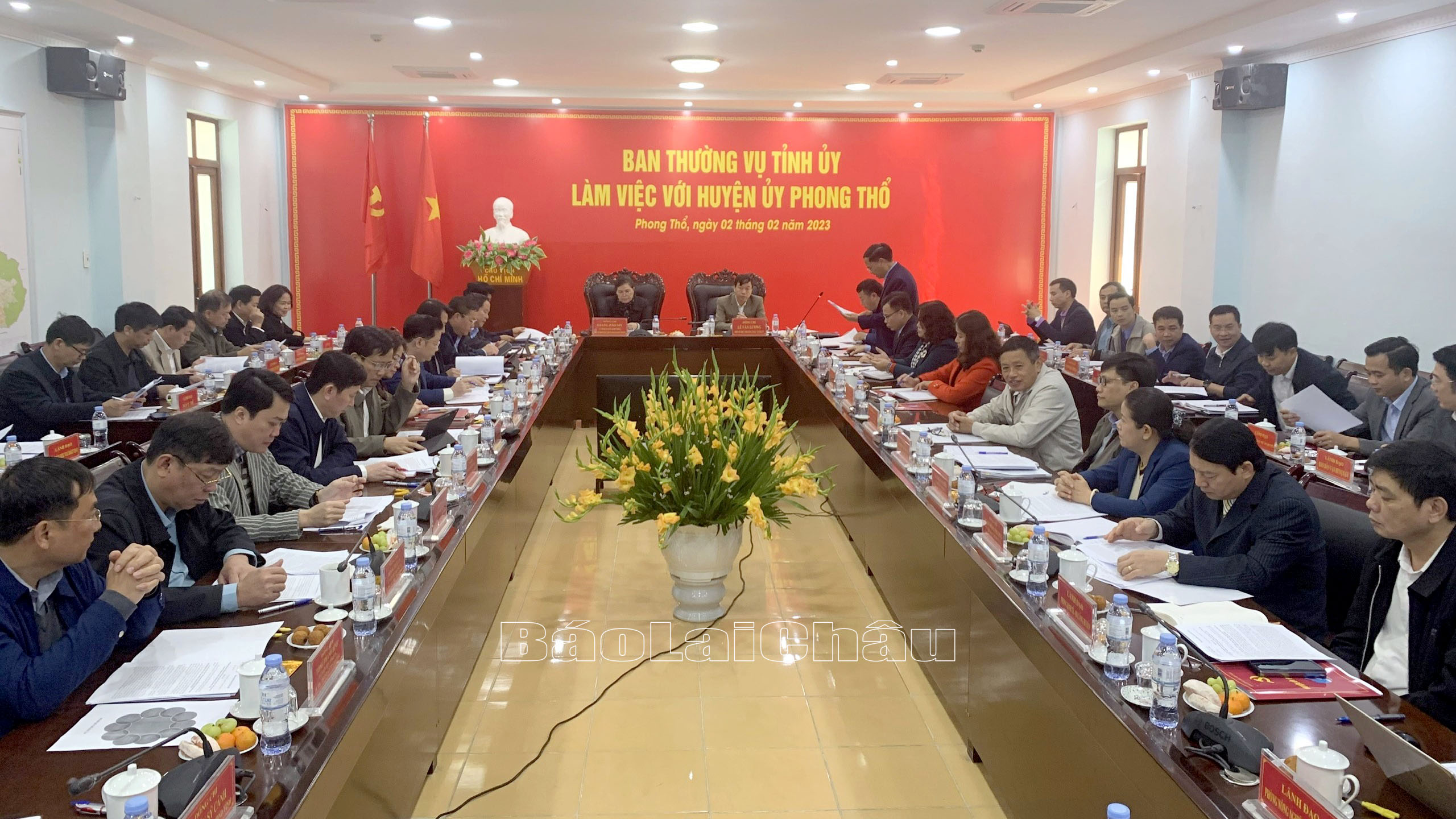 Quang cảnh buổi làm việc.